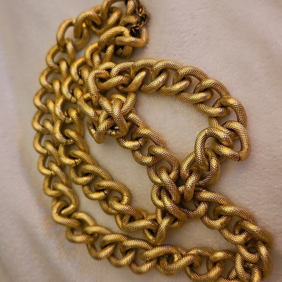 Vintage AVON 1976 Brushed Chunky Gilded Links Chain Necklace - Picture 5 of 8